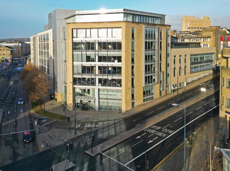1 Godwin St, Bradford à louer - Photo du bâtiment - Image 3 de 19
