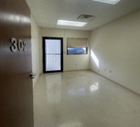 503 Old Plantation Dr, Lynchburg, VA for lease - Interior Photo - Image 3 of 4