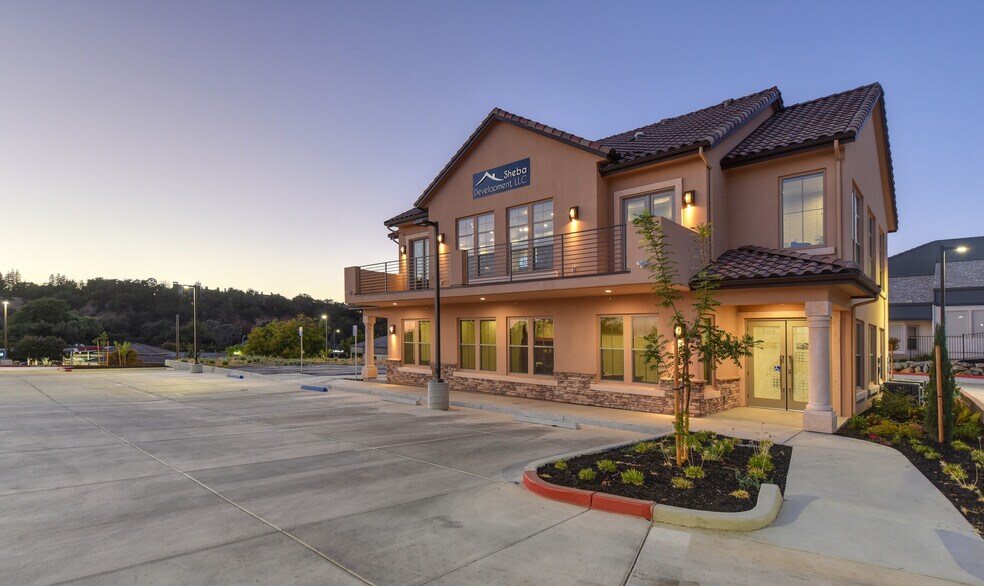 6609 Folsom Auburn Rd, Folsom, CA à louer - Photo du bâtiment - Image 1 de 7