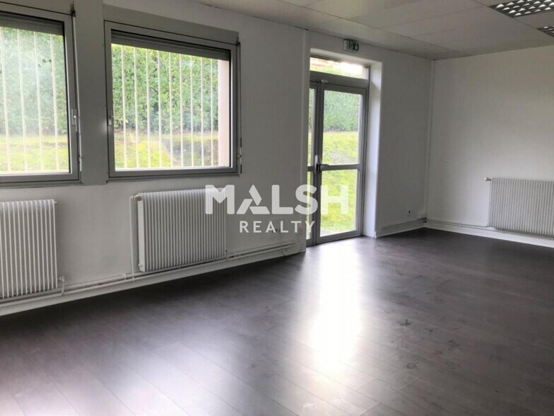 Office in Rillieux-la-Pape for lease - Interior Photo - Image 2 of 6