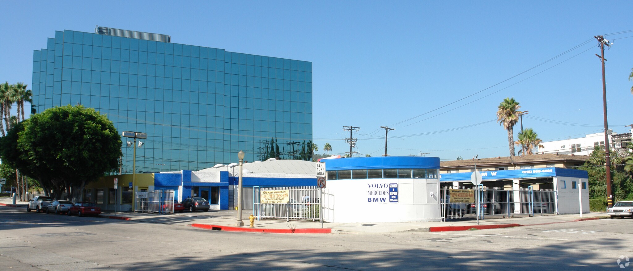 4021-4029 Radford Ave, Studio City, CA à louer Photo principale- Image 1 de 6