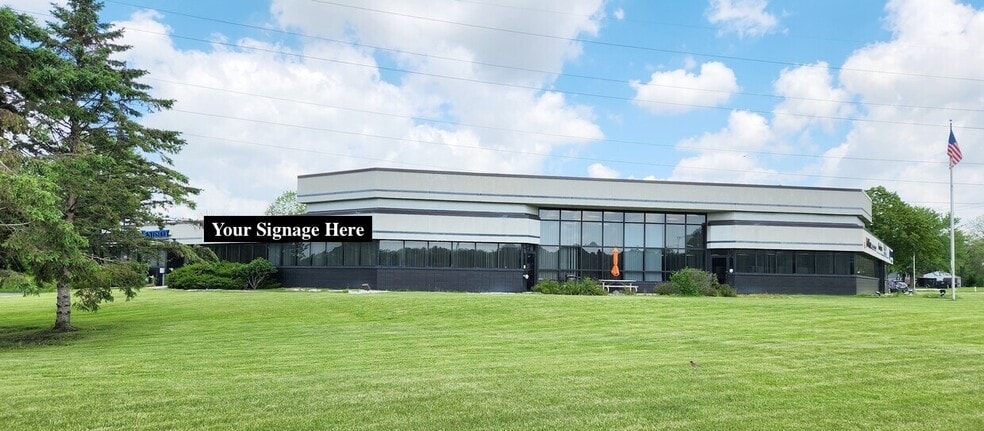 1507 E Sunset Dr, Waukesha, WI for lease - Building Photo - Image 2 of 7