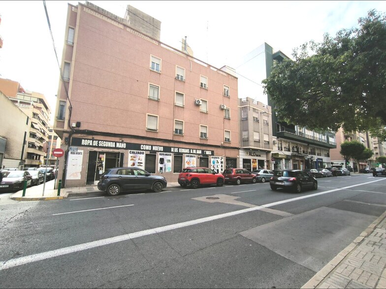 Carrer Maestro Giner, 15, Elche, Alicante à louer - Photo du bâtiment - Image 2 de 14