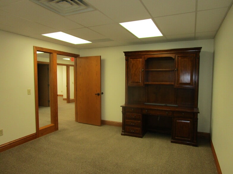 1807 E Mary St, Garden City, KS à louer - Photo du bâtiment - Image 3 de 16