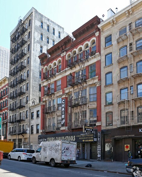 219 Bowery, New York, NY à louer - Photo du bâtiment - Image 2 de 5