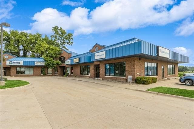 24-56 Sturgis Corner Dr, Iowa City, IA à louer - Photo du bâtiment - Image 3 de 5