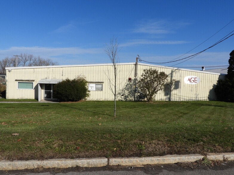 530 State Fair Blvd, Syracuse, NY for lease - Building Photo - Image 2 of 17