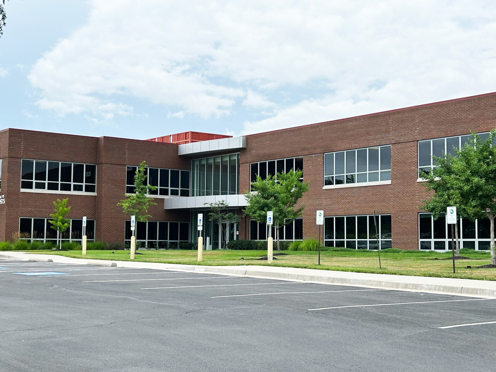 10975 El Monte St, Overland Park, KS à louer Photo principale- Image 1 de 10