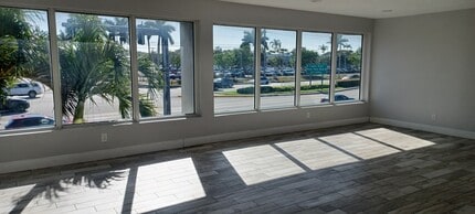 2333 N State Road 7, Margate, FL for lease Interior Photo- Image 1 of 7