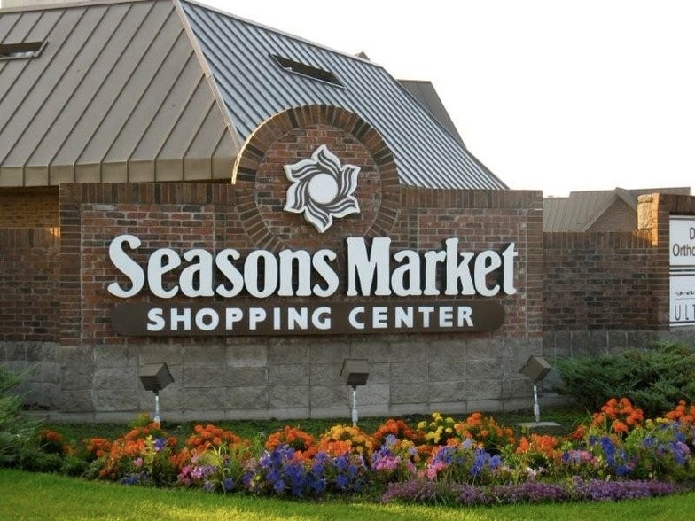 757-783 Radio Dr, Woodbury, MN à louer - Photo du bâtiment - Image 3 de 12