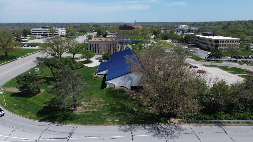 3000 Westown Pky, West Des Moines, IA à louer - Photo du bâtiment - Image 3 de 17