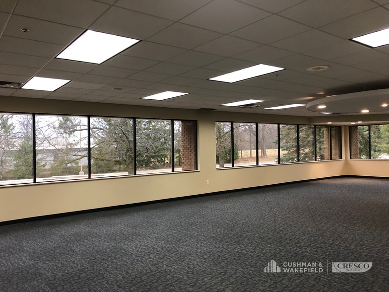 1333 E Highland Rd, Macedonia, OH à louer - Photo du bâtiment - Image 2 de 7