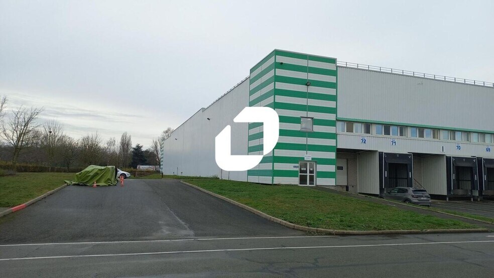 Industrial in Bruyères-sur-Oise for lease - Building Photo - Image 3 of 5