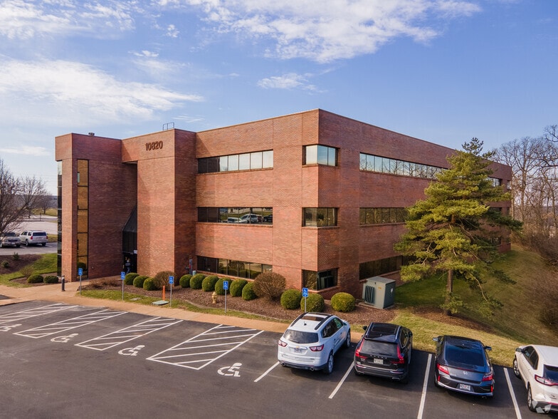 10820 Sunset Office Dr, Saint Louis, MO à louer - Photo du bâtiment - Image 3 de 5