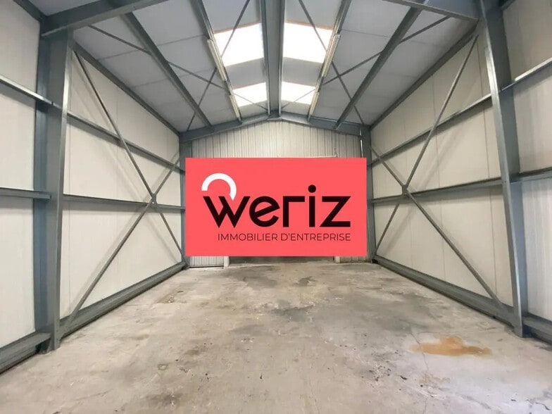 Flex in Marseille for lease - Interior Photo - Image 3 of 4