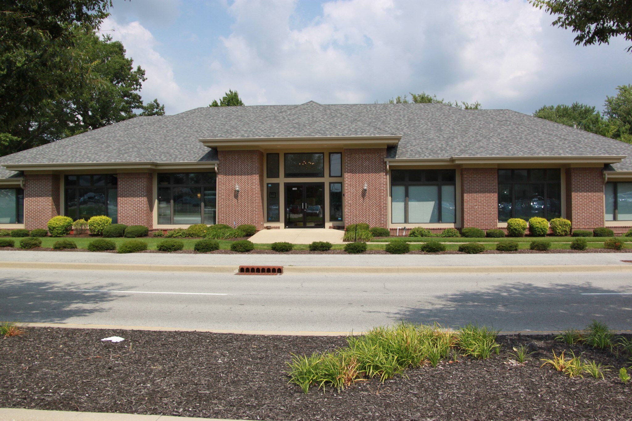10321 N Pennsylvania St, Indianapolis, IN à louer Photo principale- Image 1 de 13