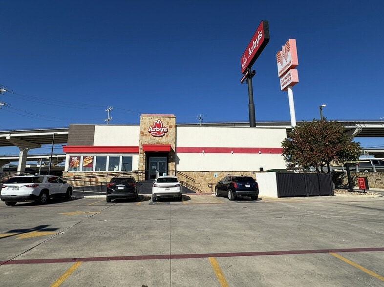 12802 N Ih 35, Live Oak, TX for lease - Building Photo - Image 3 of 3