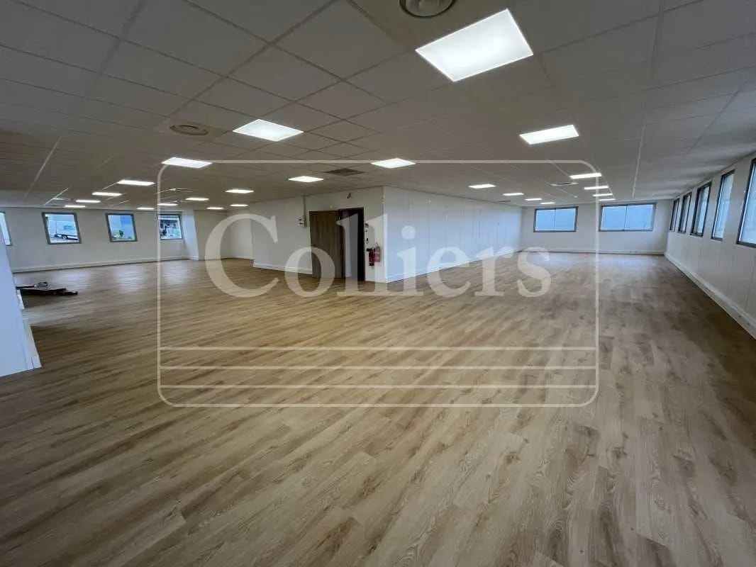 900 Rue Andre Ampere, Aix-en-Provence à louer Photo intérieure- Image 1 de 3