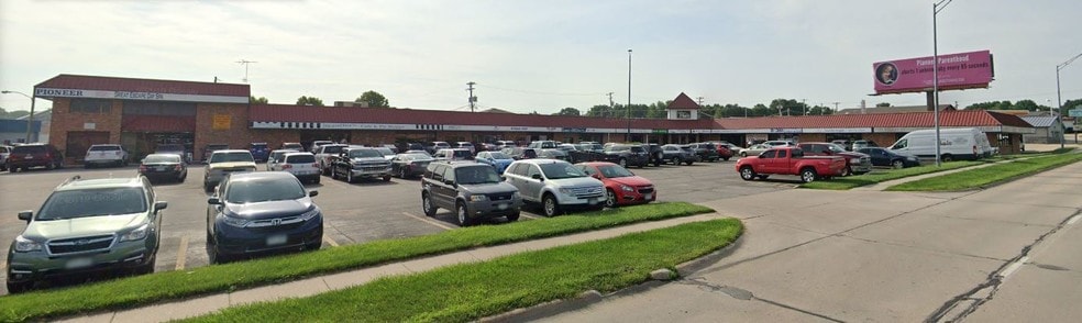 5604 S 48th St, Lincoln, NE for lease - Building Photo - Image 2 of 4