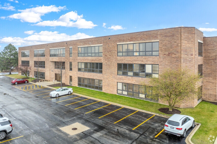 1910 S Highland Ave, Lombard, IL for lease - Building Photo - Image 3 of 27