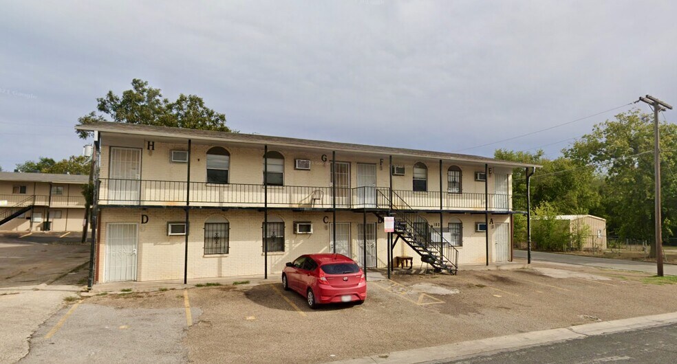 Killeen Multifamily Portfolio — 31 Units portfolio of 5 properties for sale on LoopNet.ca - Building Photo - Image 2 of 29