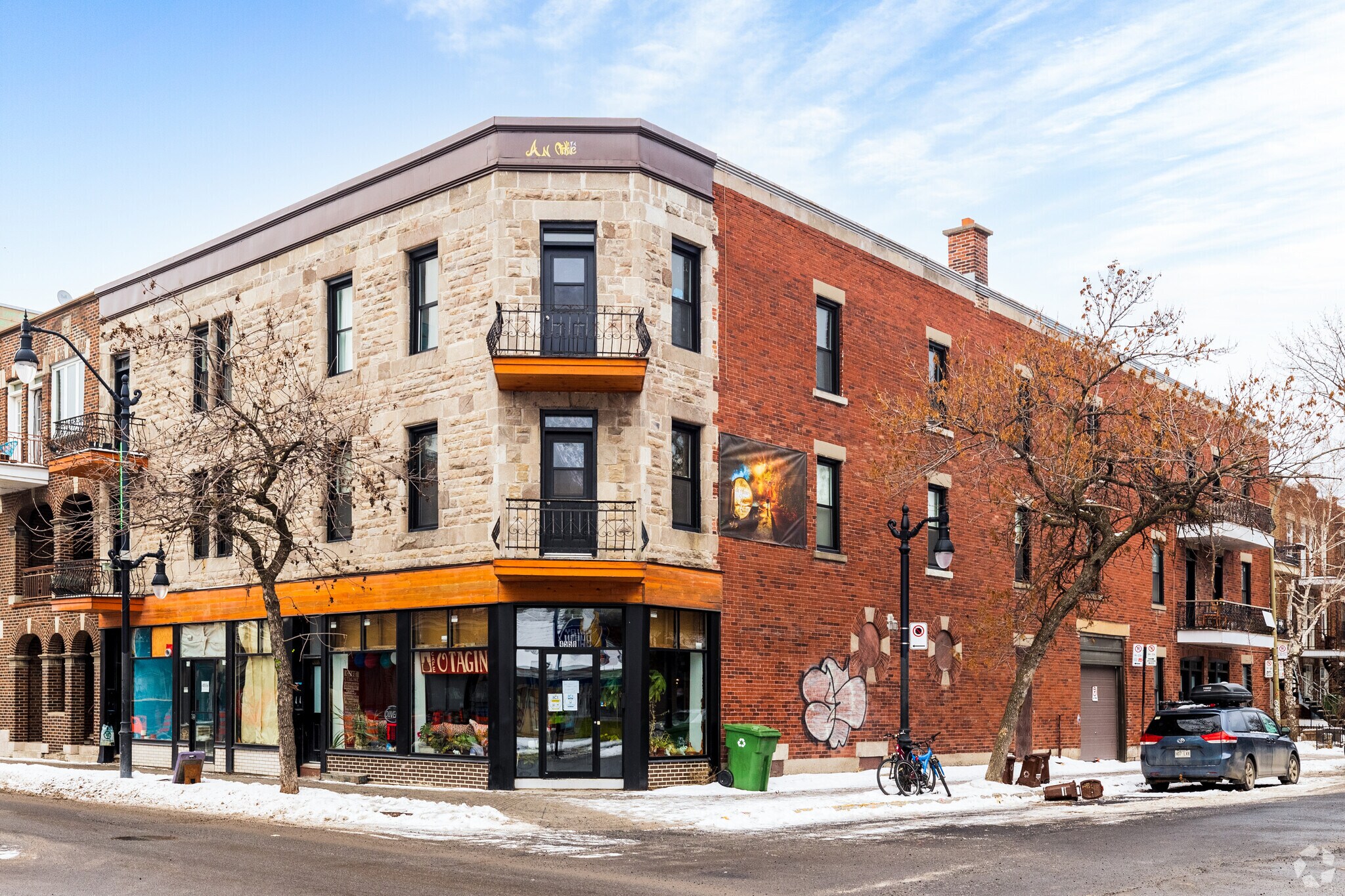 4550-4562 Rue Sainte-Catherine E, Montréal, QC à louer Photo principale- Image 1 de 11