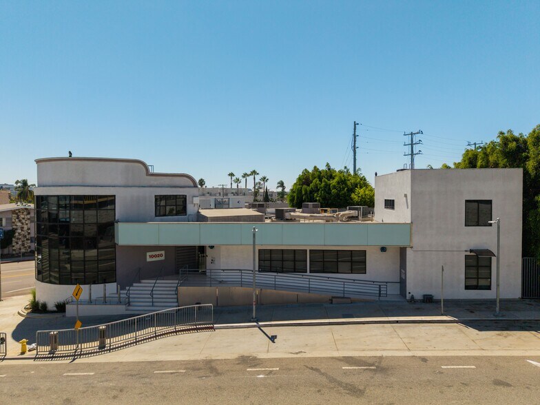 10020 National Blvd, Los Angeles, CA à vendre - Photo du bâtiment - Image 2 de 9