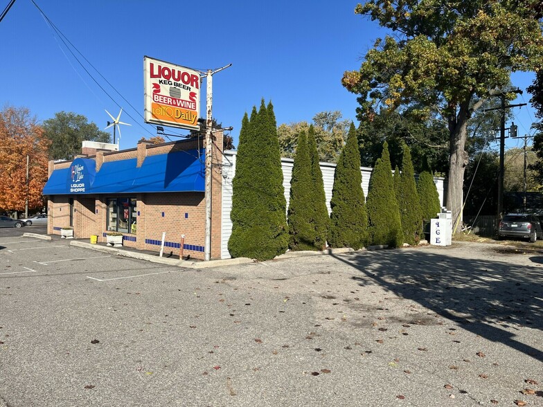 2515 Union Lake Rd, Commerce Township, MI for sale - Building Photo - Image 2 of 3