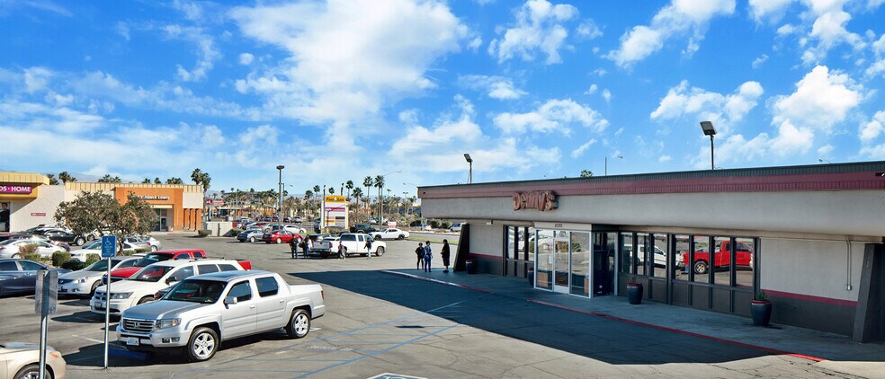 82120 US Highway 111, Indio, CA à vendre - Photo du bâtiment - Image 3 de 9