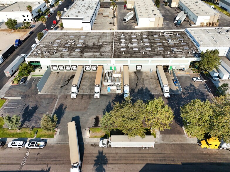 9940 Marconi Dr, San Diego, CA à louer - Photo du bâtiment - Image 2 de 11