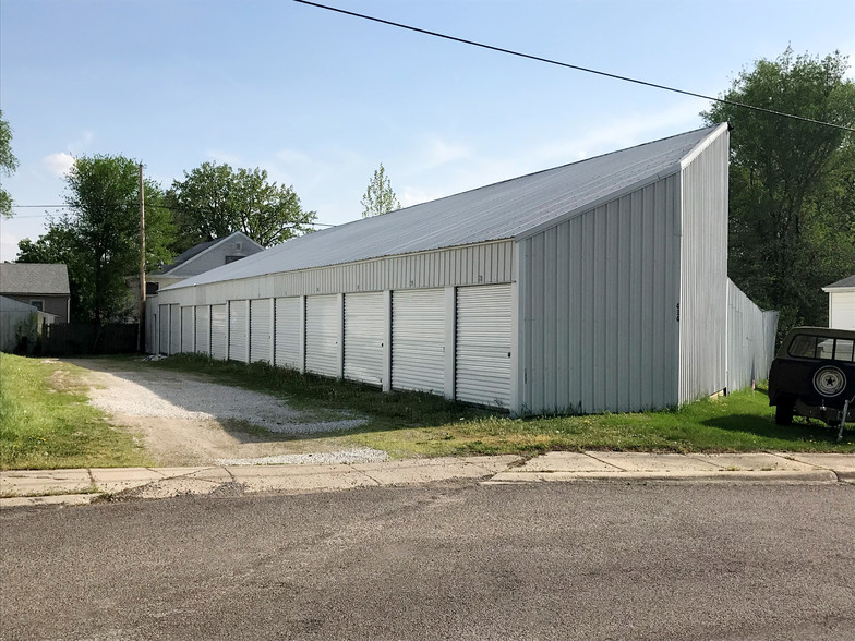 421 E Moneta Ave, Peoria Heights, IL for sale - Building Photo - Image 2 of 20