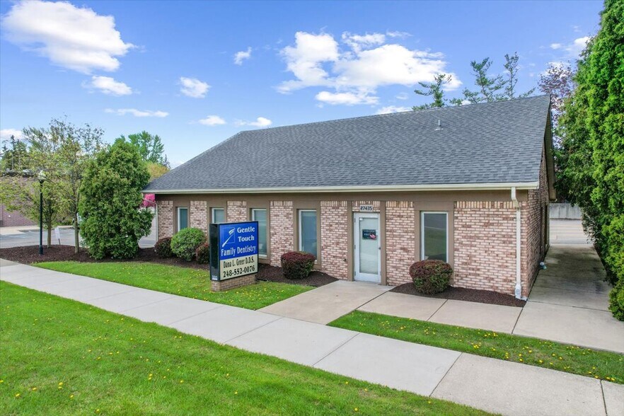 27435 Southfield Rd, Lathrup Village, MI à vendre - Photo du bâtiment - Image 1 de 11