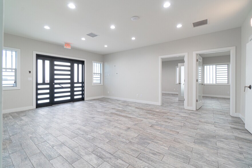 820 W Esther St, Long Beach, CA à vendre - Photo intérieure - Image 3 de 10