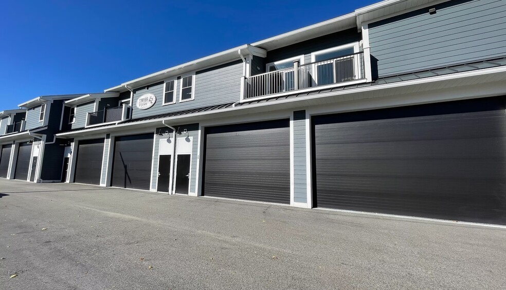 42 Felton St, Waltham, MA for sale - Primary Photo - Image 1 of 12