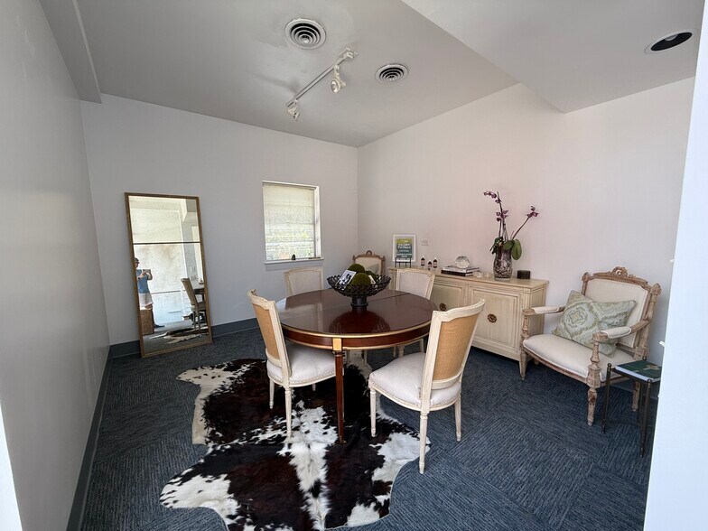 612 Jefferson St, Charlottesville, VA à louer - Photo du bâtiment - Image 2 de 8