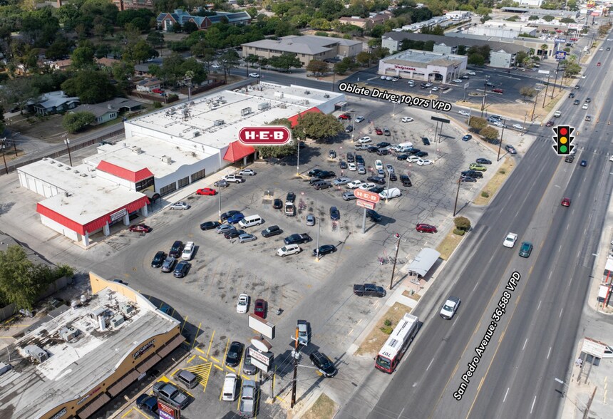 6829-6841 San Pedro Ave, San Antonio, TX à louer - Aérien - Image 2 de 6