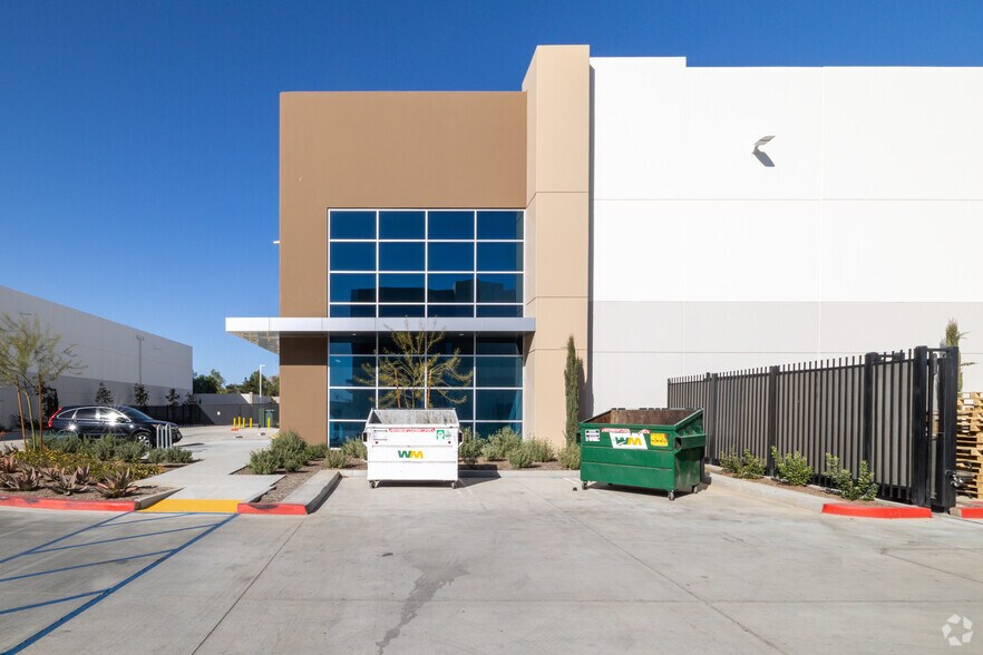 13870 Old 215 Frontage Rd, Moreno Valley, CA for sale - Building Photo - Image 3 of 6