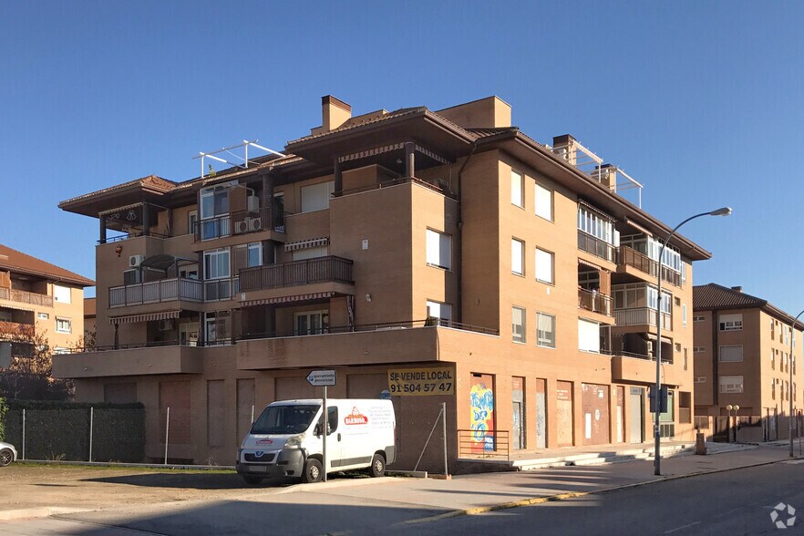 Calle Estanislao Zazo, 37, Humanes de Madrid, Madrid à louer - Photo du bâtiment - Image 2 de 2