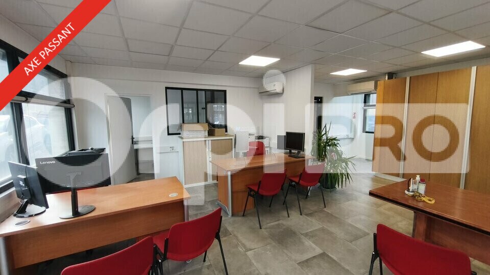 Office in Villeneuve-le-Roi for lease - Building Photo - Image 3 of 8