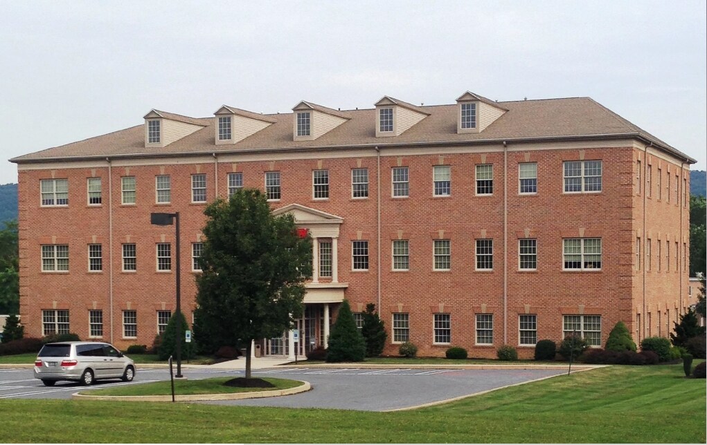 1250 N Mountain Rd, Harrisburg, PA à louer Photo principale- Image 1 de 2