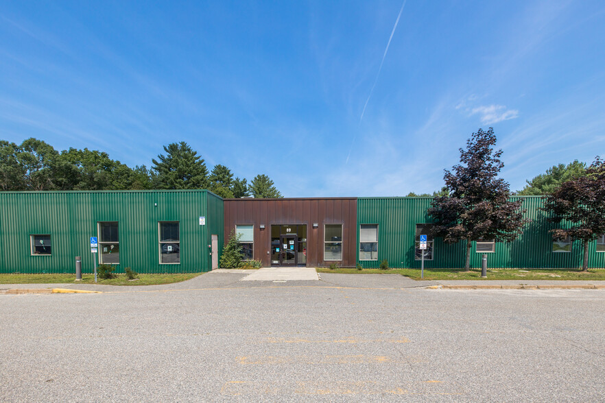 80 Strawberry Ave, Lewiston, ME à vendre - Photo principale - Image 1 de 1