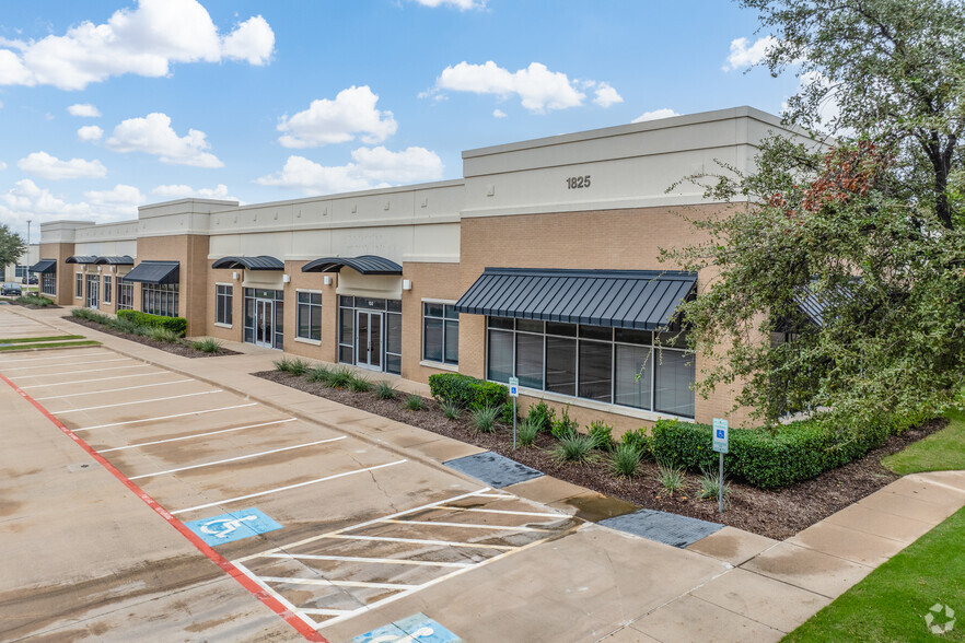 1825 Lakeway Dr, Lewisville, TX for lease - Building Photo - Image 1 of 24