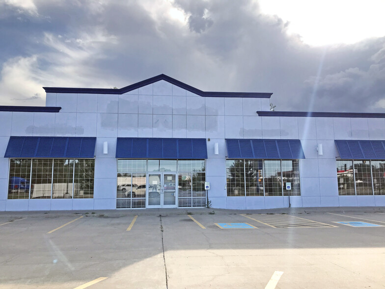 1418 E 4th Ave, Hutchinson, KS for lease - Building Photo - Image 3 of 6