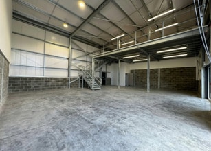 Knowle Ln, Eastleigh for lease Interior Photo- Image 1 of 2