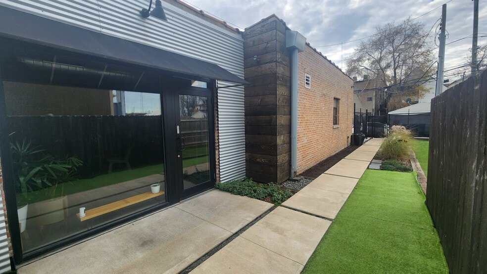 2814 N California Ave, Chicago, IL for lease - Building Photo - Image 3 of 14