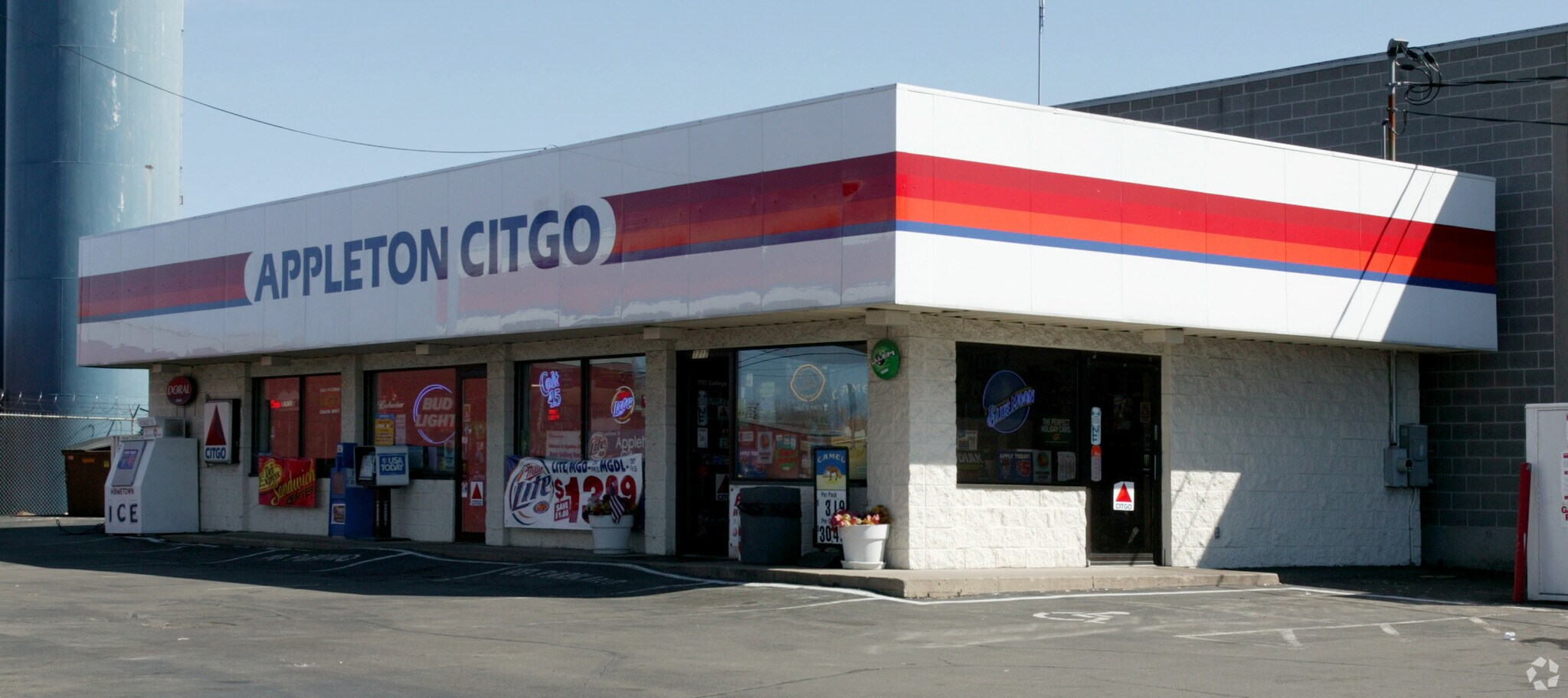 1717 W College Ave, Appleton, WI à vendre Photo principale- Image 1 de 2