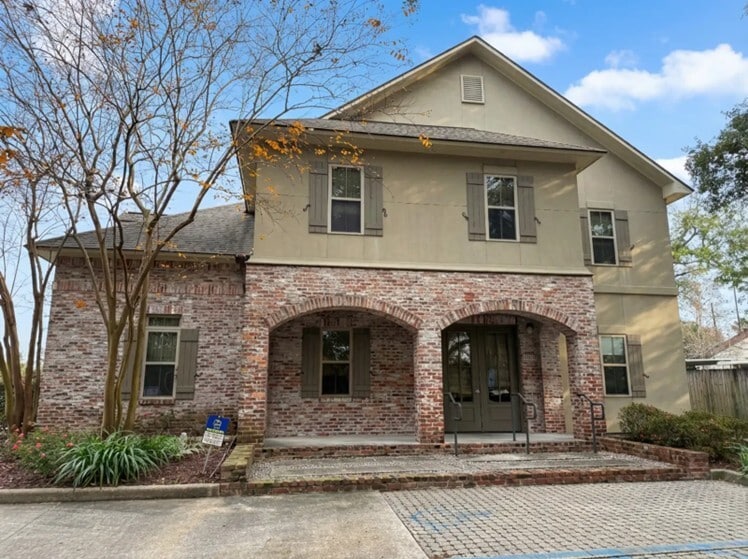 10319 Jefferson Hwy, Baton Rouge, LA for sale - Primary Photo - Image 1 of 2