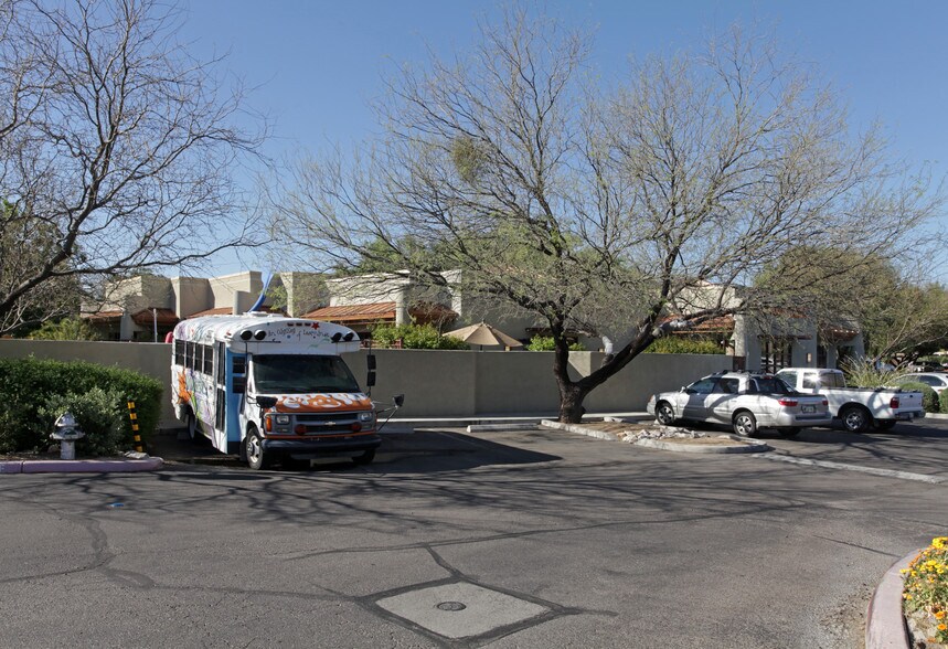 10361 N Oracle Rd, Oro Valley, AZ à vendre - Photo du bâtiment - Image 2 de 6