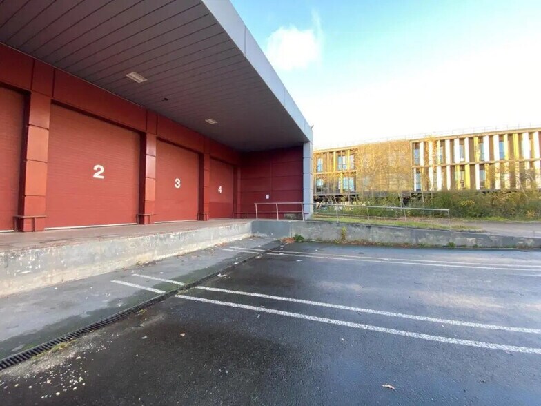 Flex in Mérignac for lease - Building Photo - Image 2 of 8
