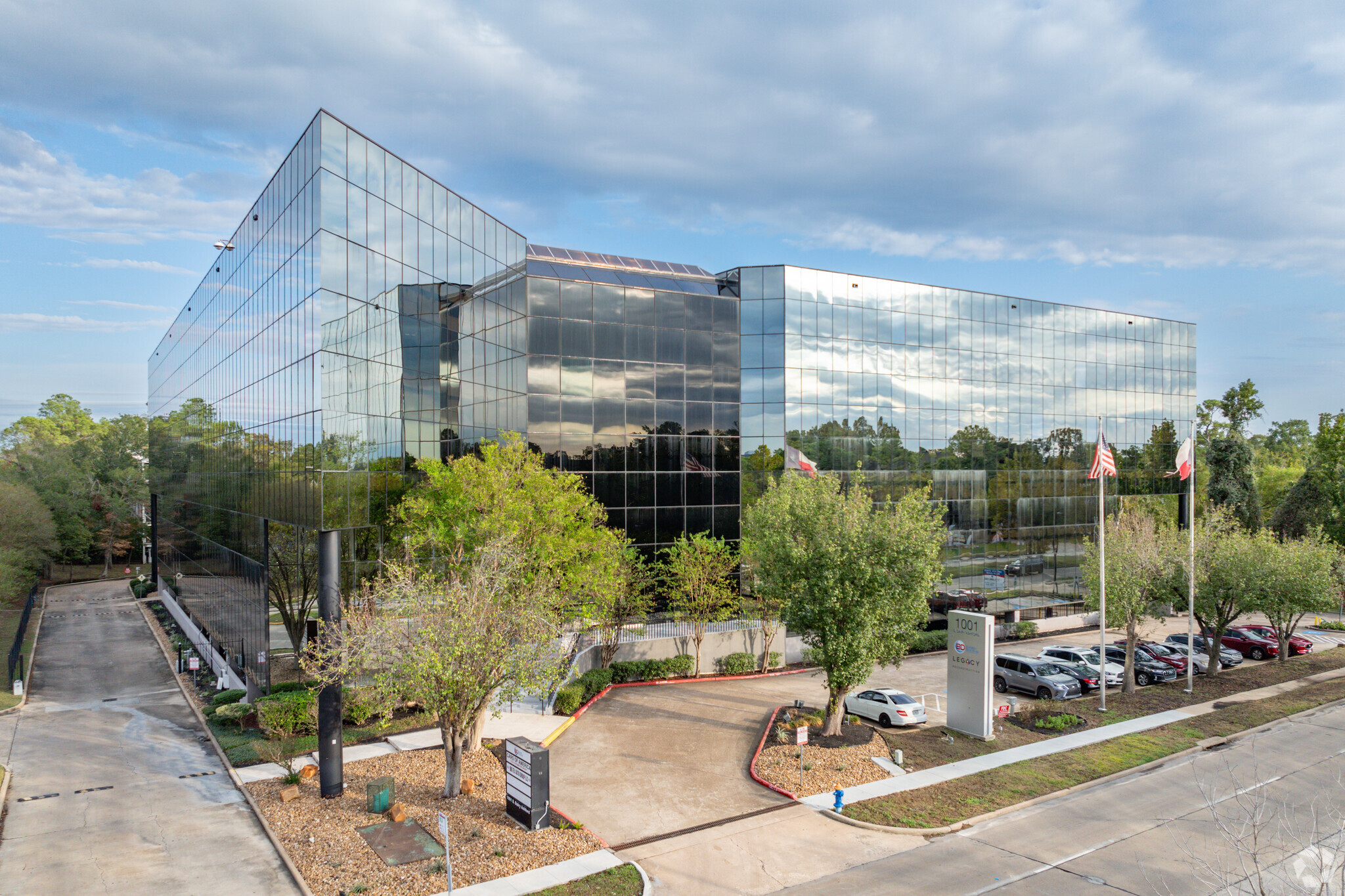 1001 S Dairy Ashford Rd, Houston, TX for lease Building Photo- Image 1 of 18